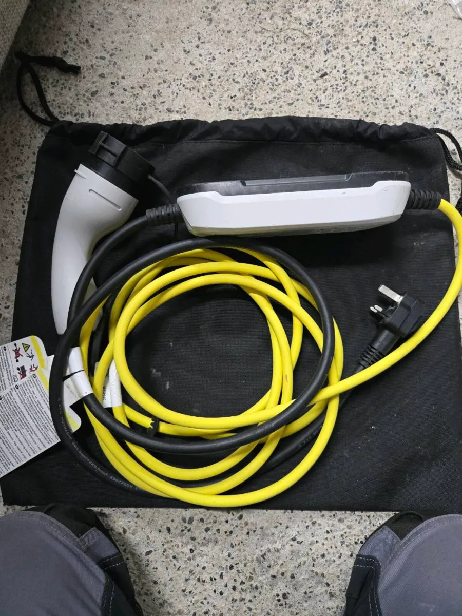 EV Charger. (3pin) - Image 1