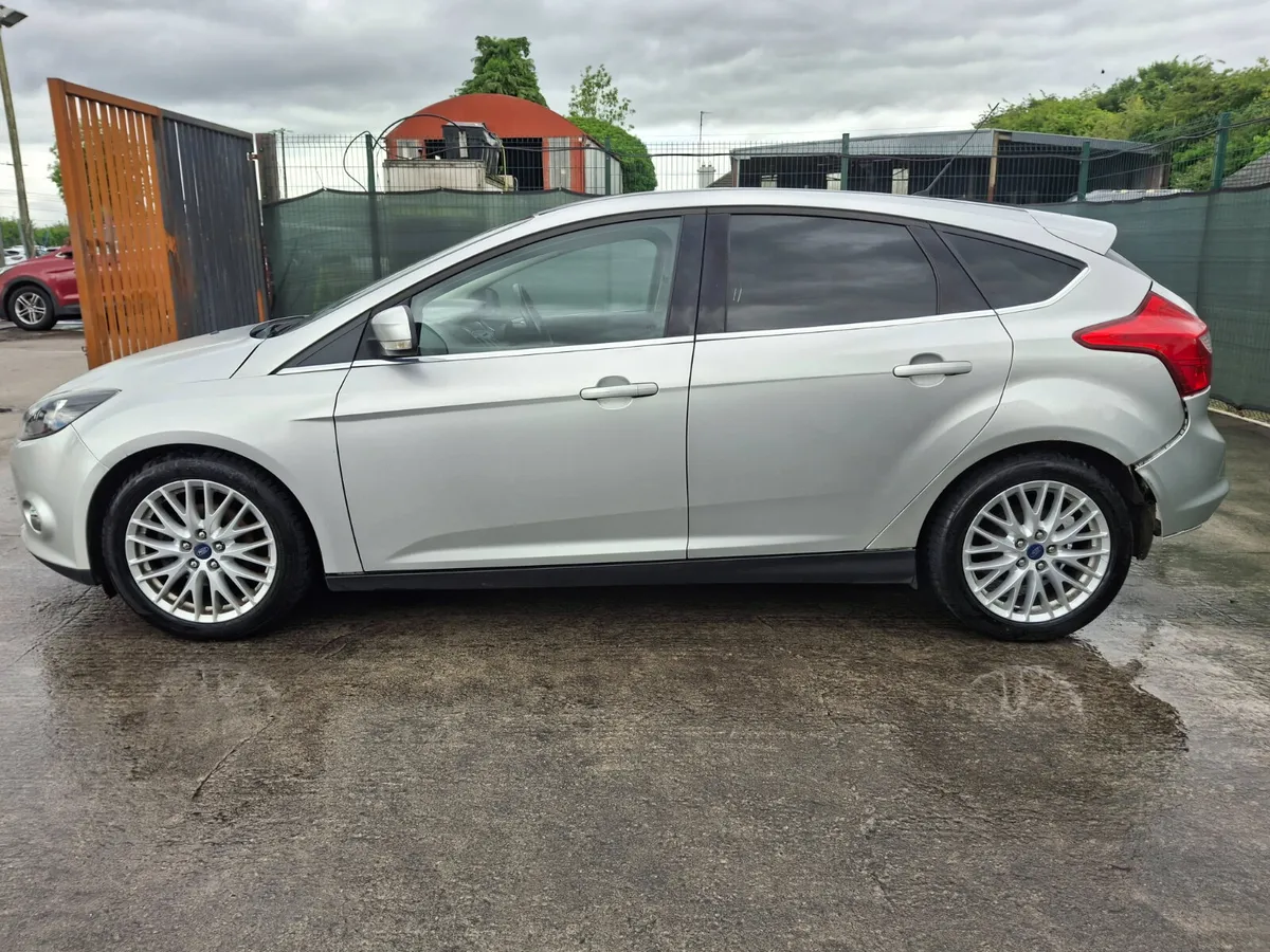 132 Ford Focus  Zetec  Drive Home - Image 2
