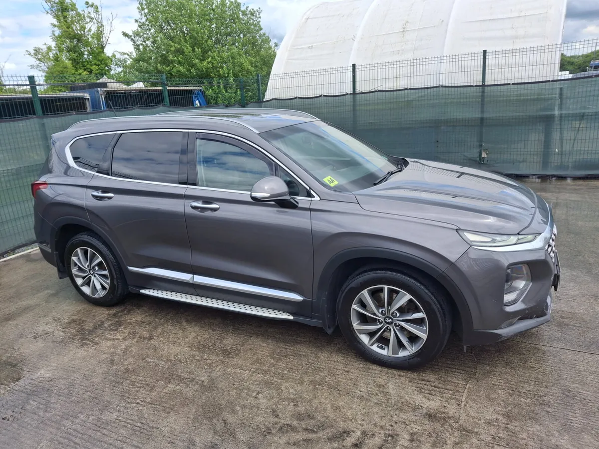 182 Hyundai Santa Fe  Executive Awd  7 seater - Image 1