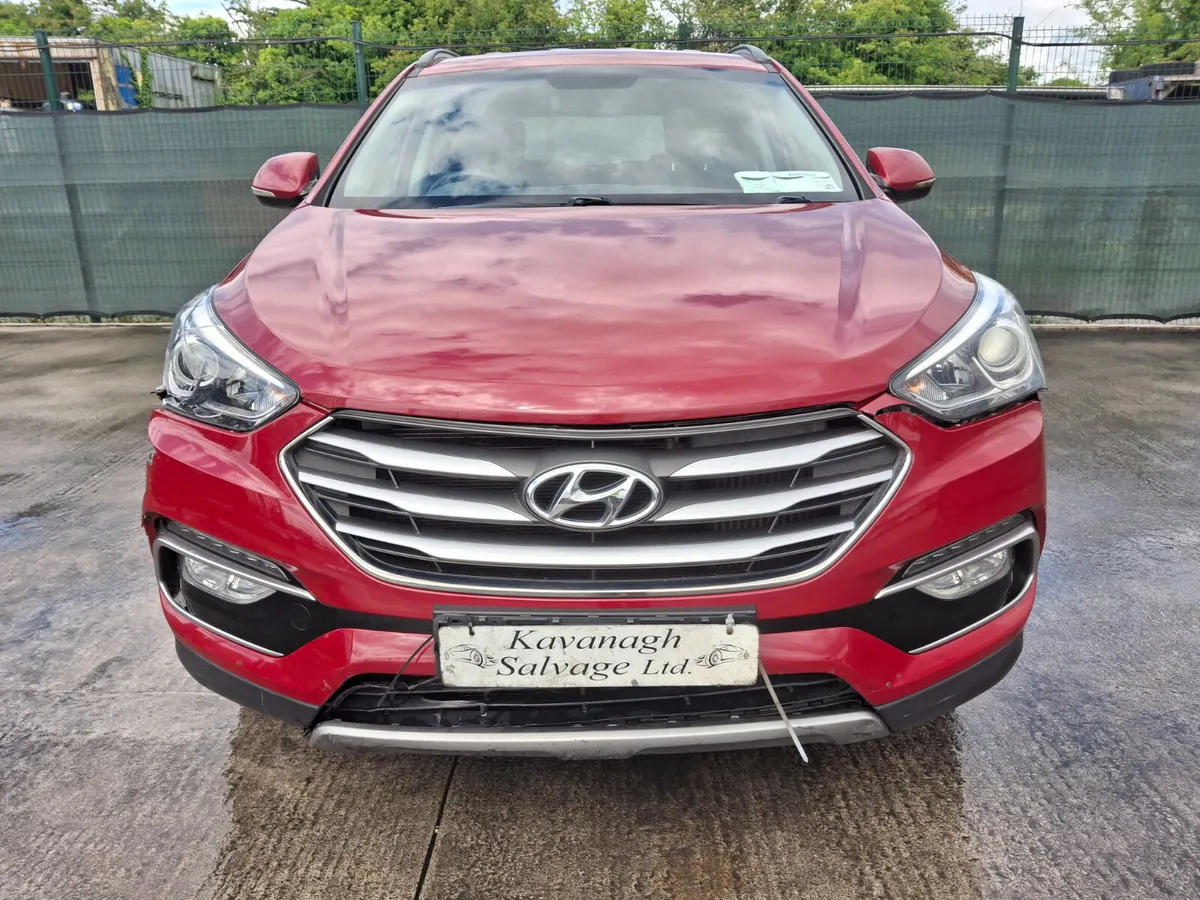 2017 Hyundai Santa Fe  7 seater  Comfort  2.2 Dies - Image 2
