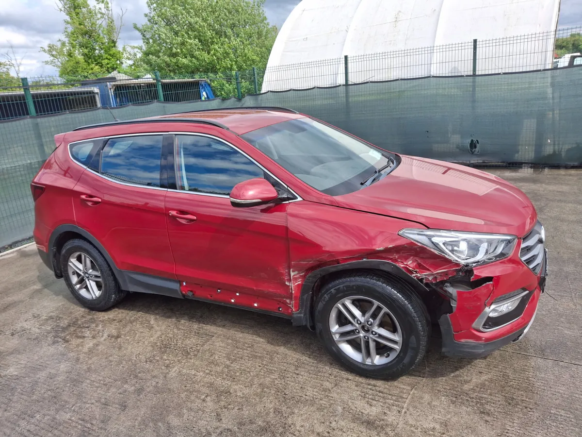 2017 Hyundai Santa Fe  7 seater  Comfort  2.2 Dies - Image 4