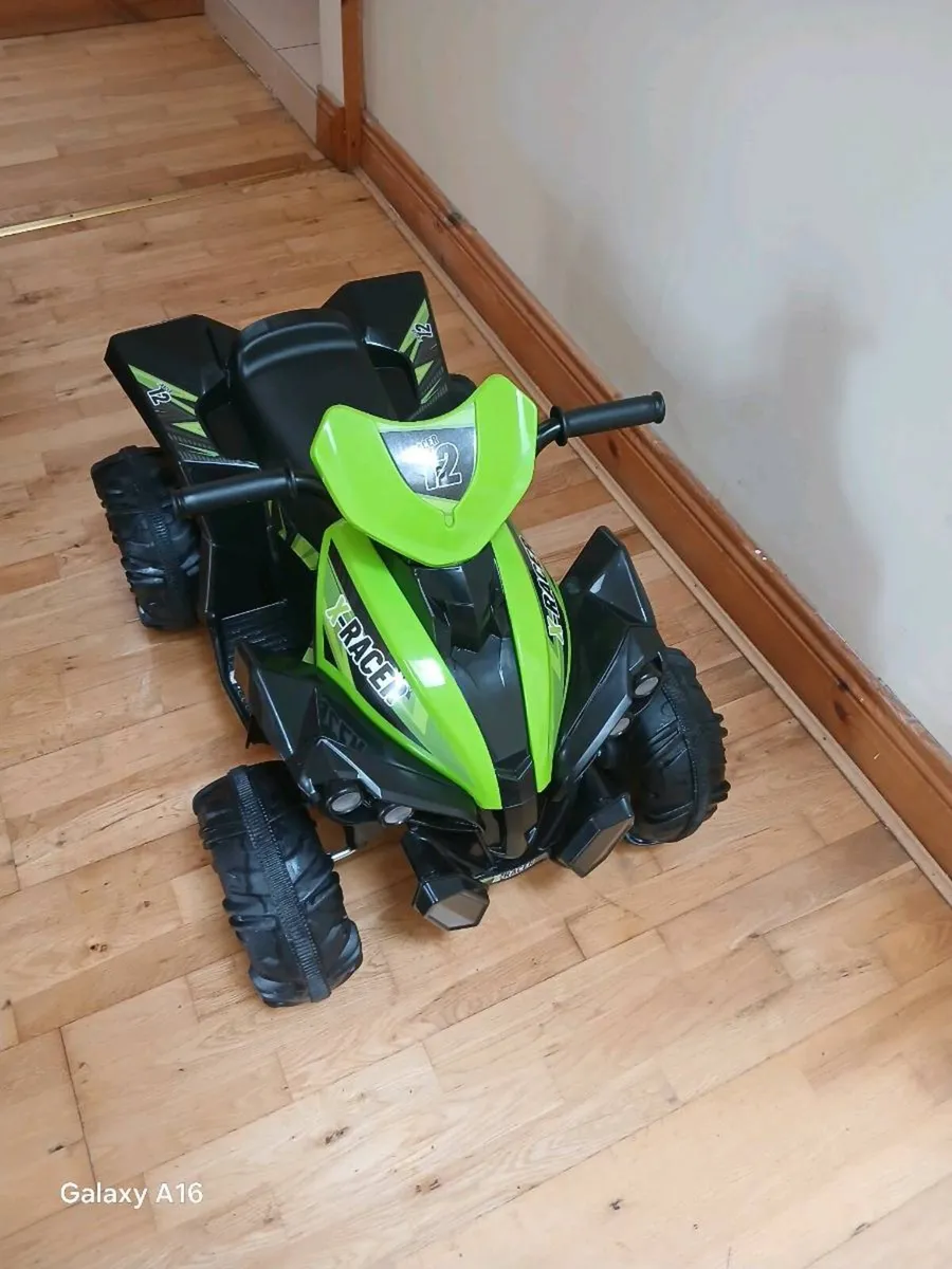 xracer electric 3 to 6 year old as new can deliver - Image 2