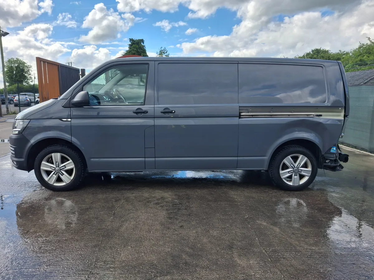 2017 Volkswagen Transporter  T6  150bhp - Image 4