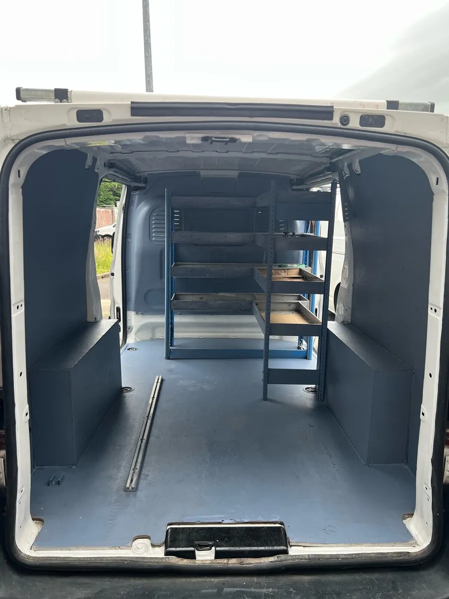 Van - Image 4