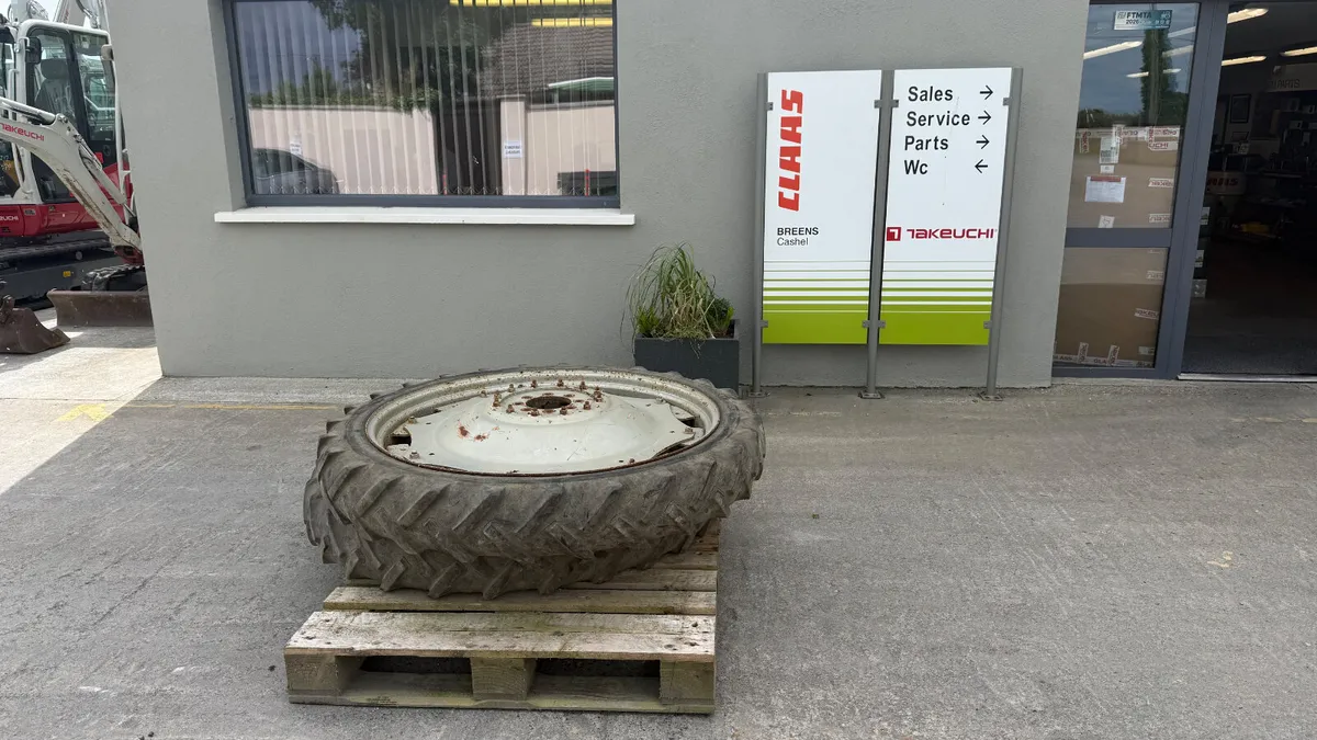 Row Crop Rims & Tyres - Image 1