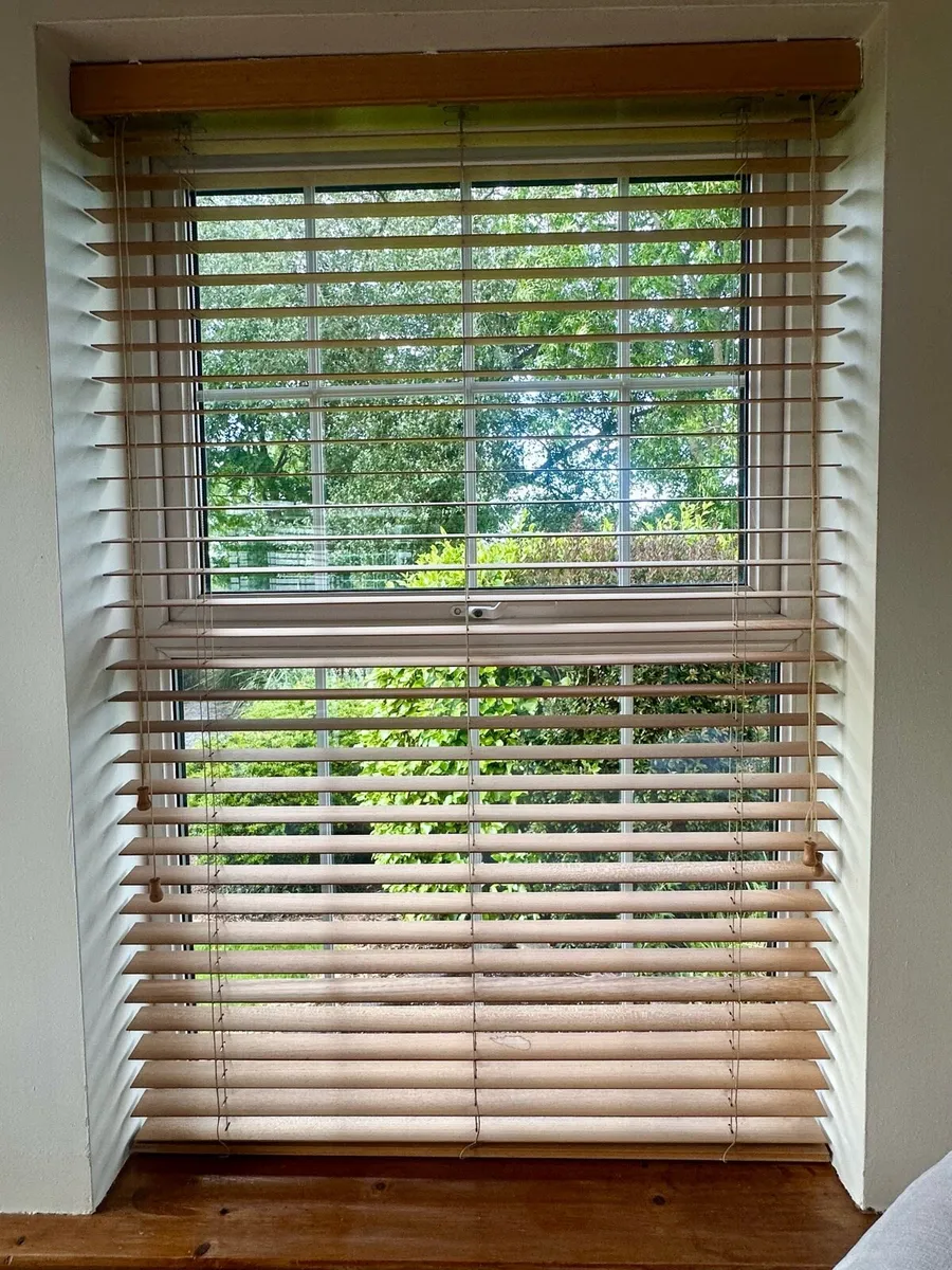Wooden venitian blind. - Image 2