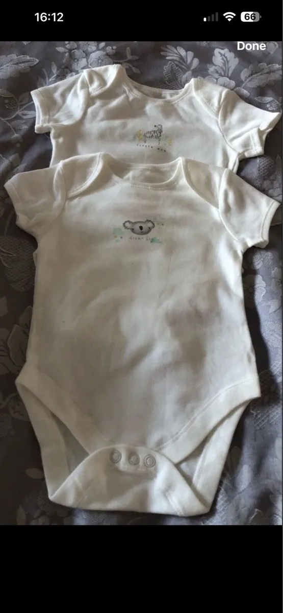 Girls new grows 6/9 mths and €4 - Image 4