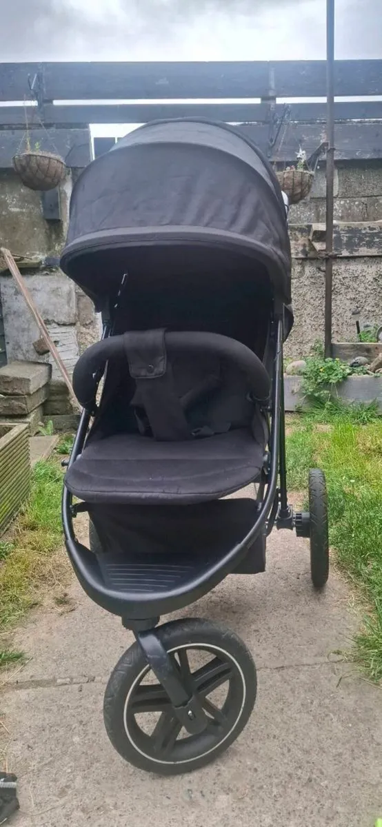 Hauck 3 wheel stroller - Image 1