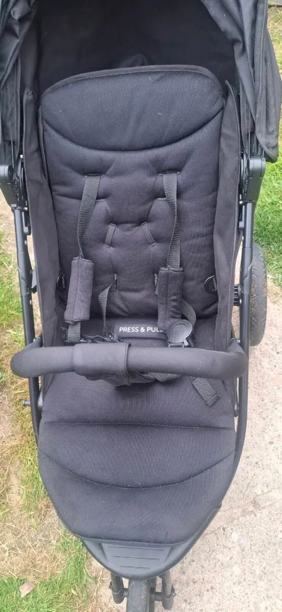 Hauck 3 wheel stroller - Image 4