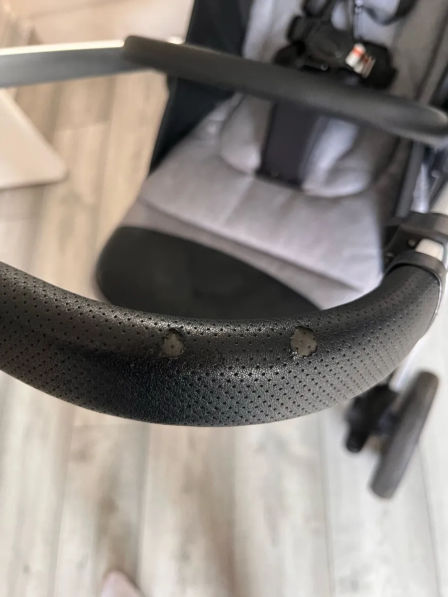 Travel System, Baby Carrier & Isofix - Image 3