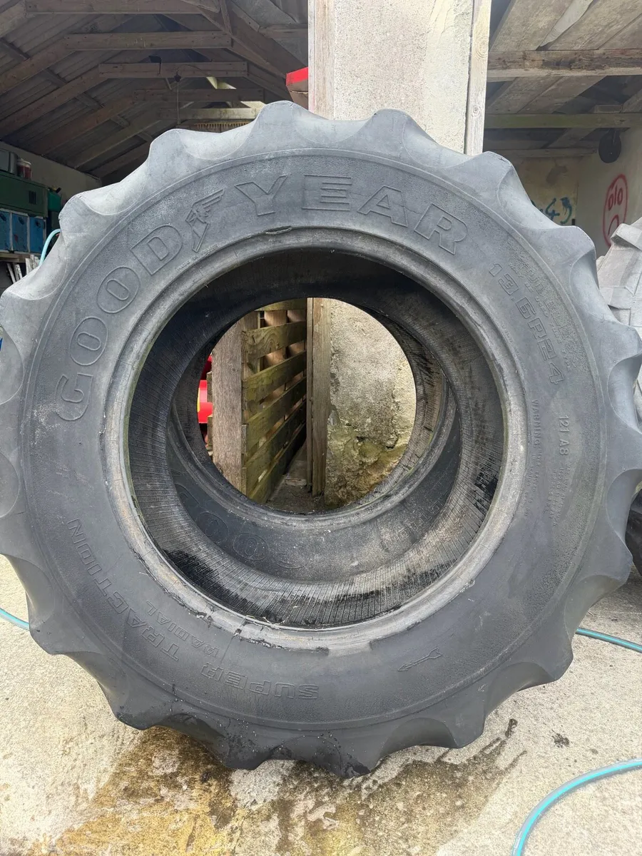 Tractor tyres - Image 1