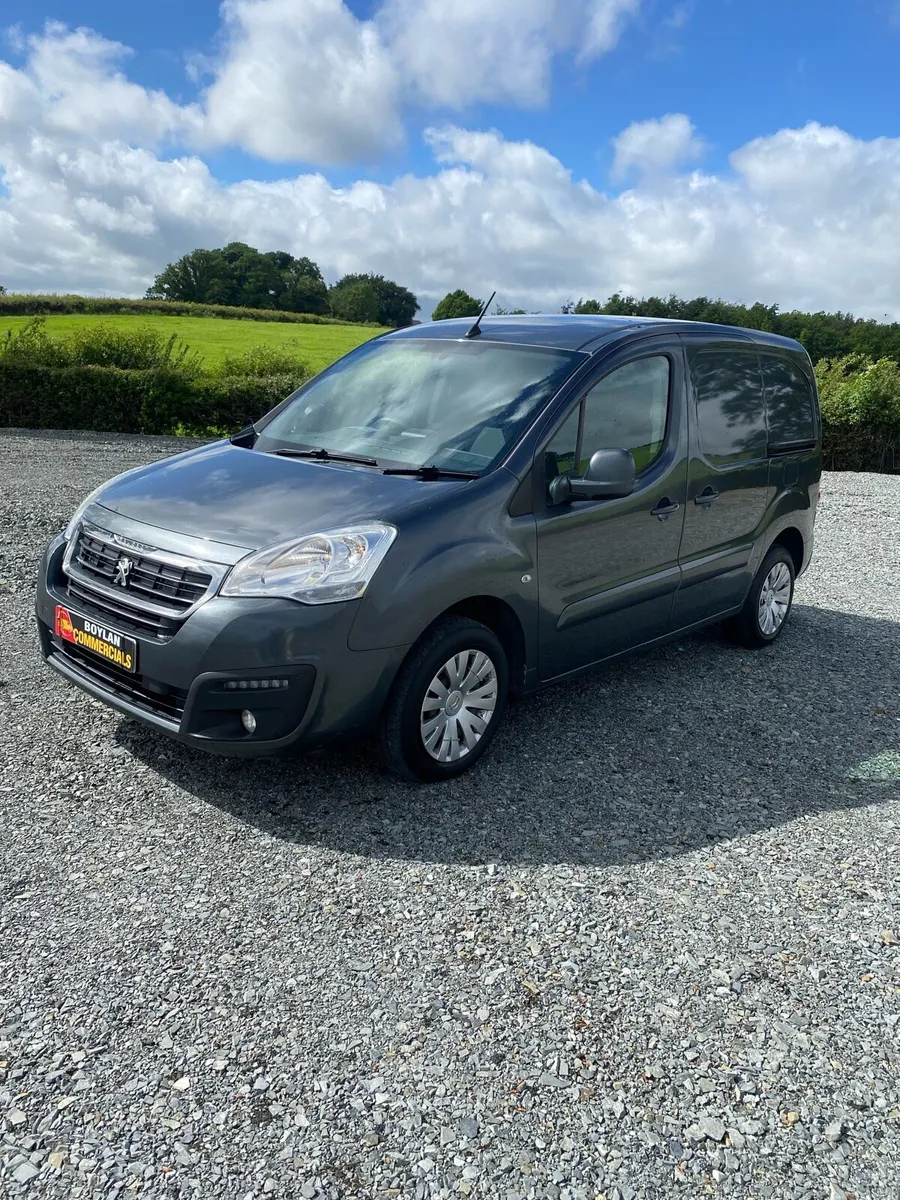 2017 Peugeot Partner - Image 2