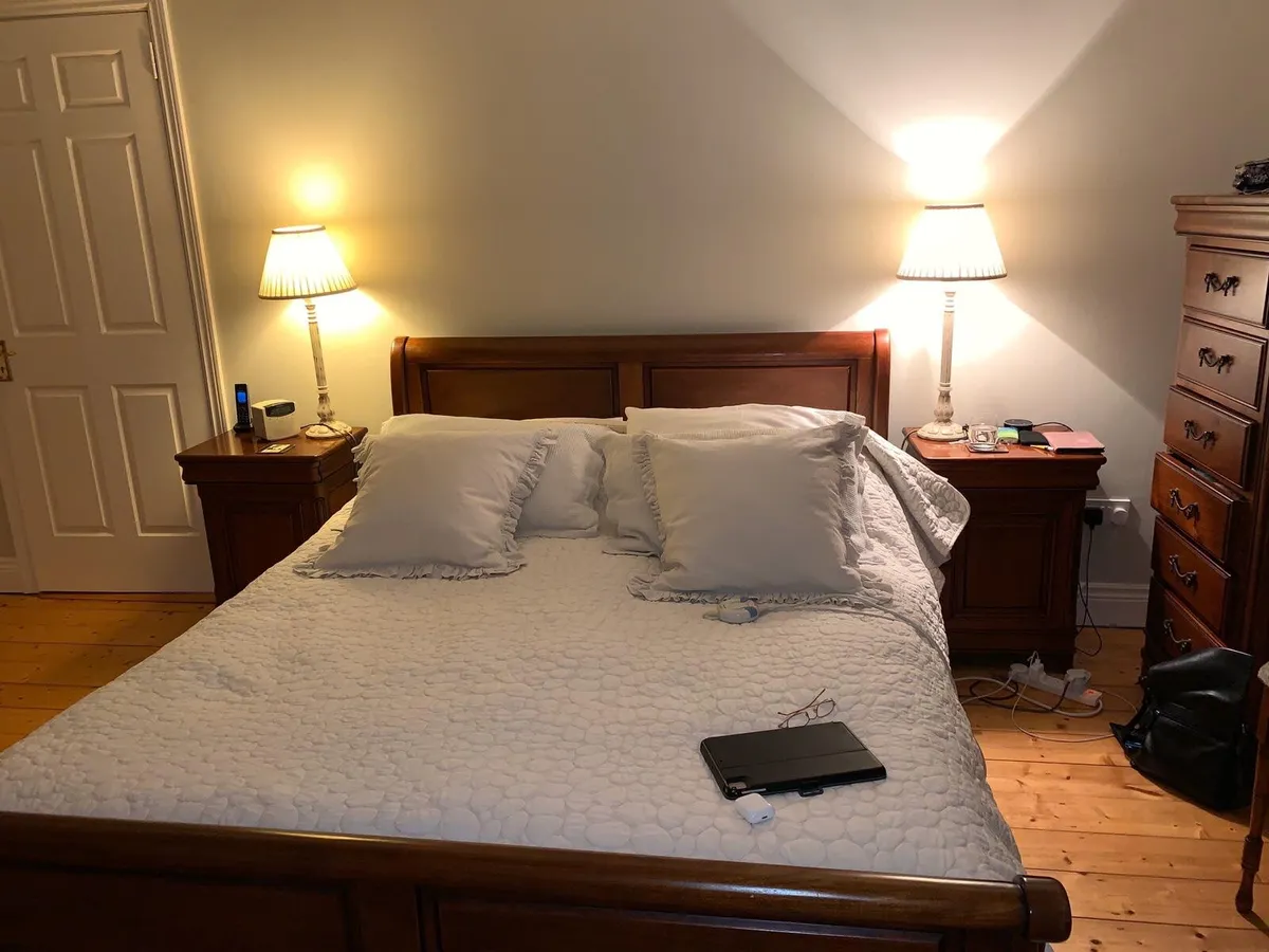 5ft Sleigh Bed in Solid Mahogany - Image 1