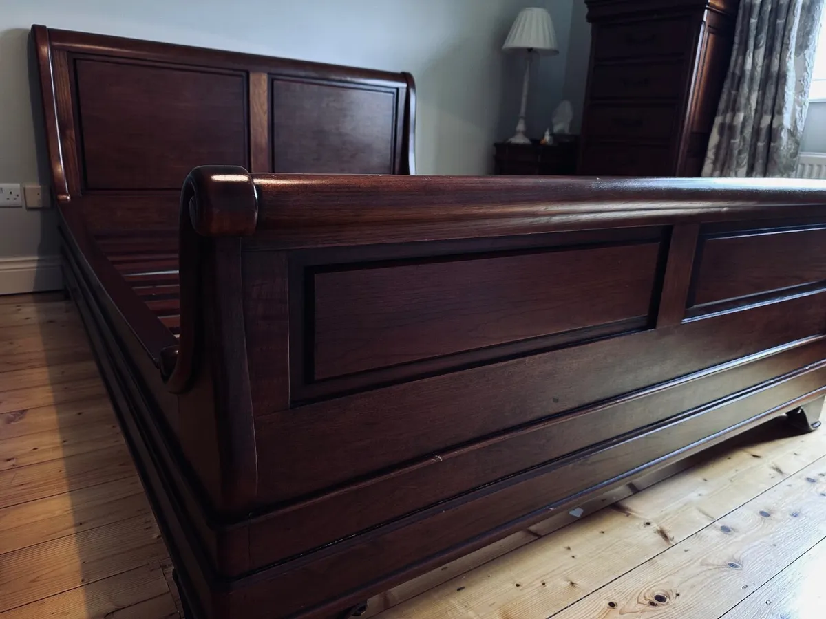 5ft Sleigh Bed in Solid Mahogany - Image 2