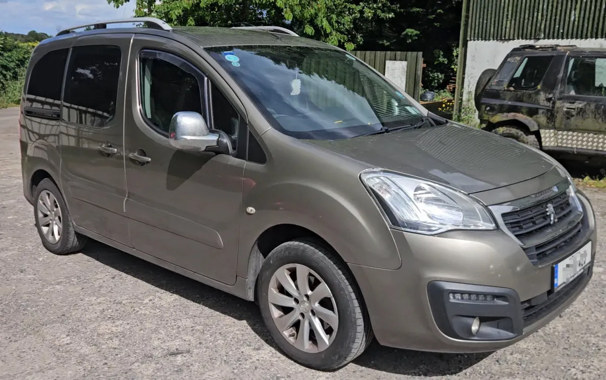 Peugeot Partner Tepee 2017 1.6d manual - Image 2