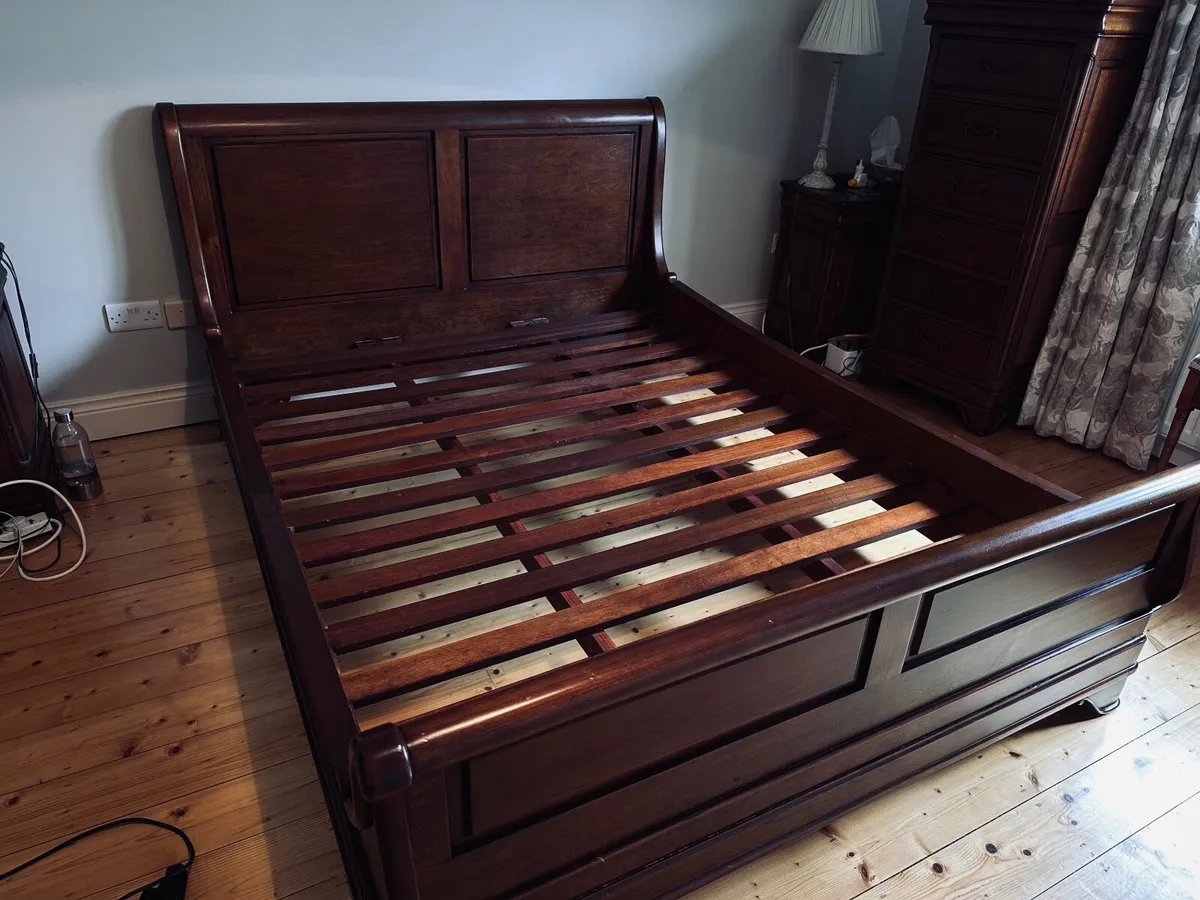 5ft Sleigh Bed in Solid Mahogany - Image 4