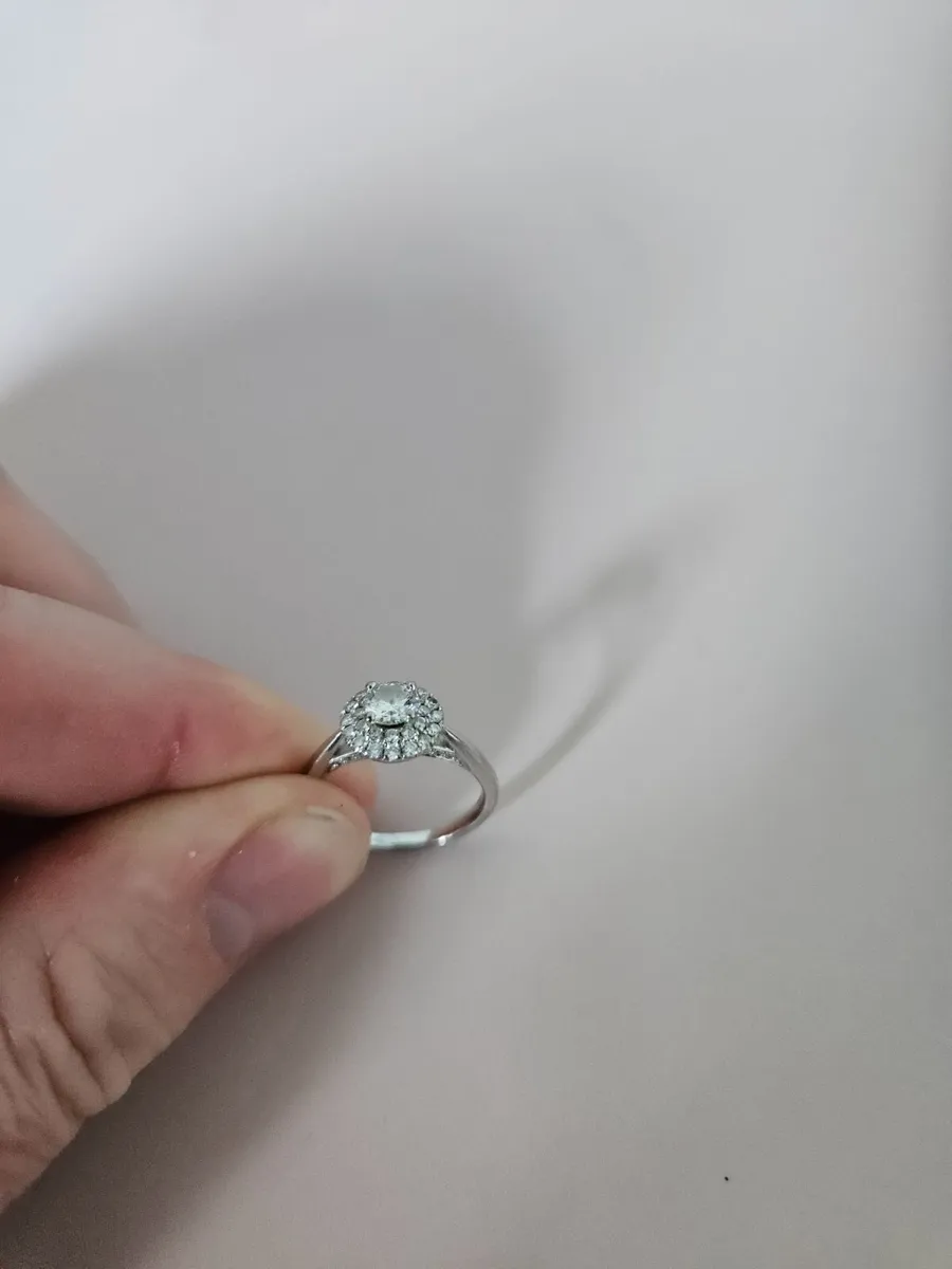 Engagement ring - Image 2
