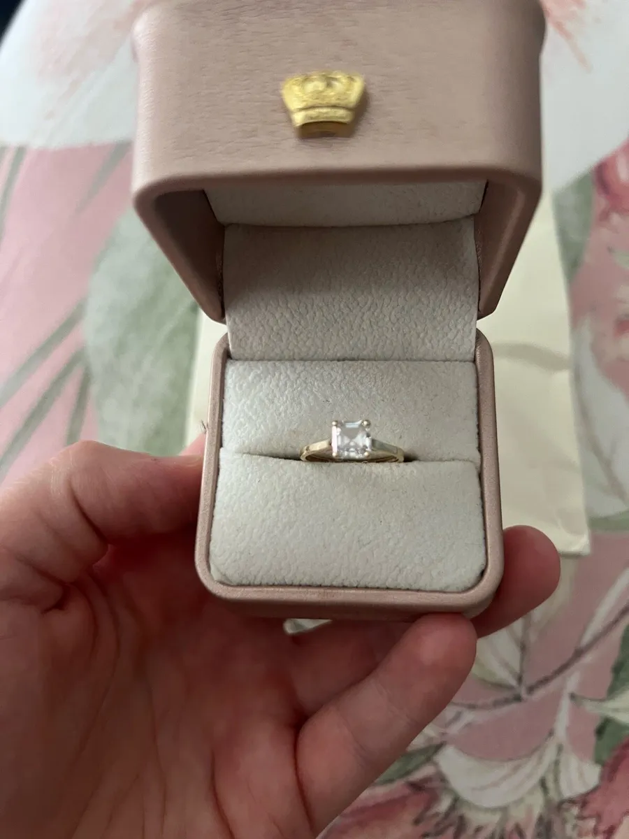 14ct yellow gold ring - Image 1