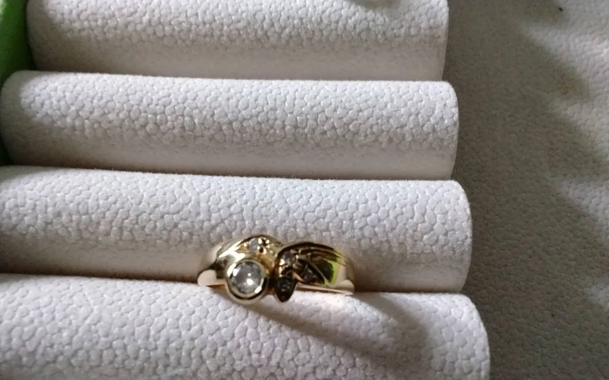18ct Victorian Gold diamond band ring size L-M - Image 4
