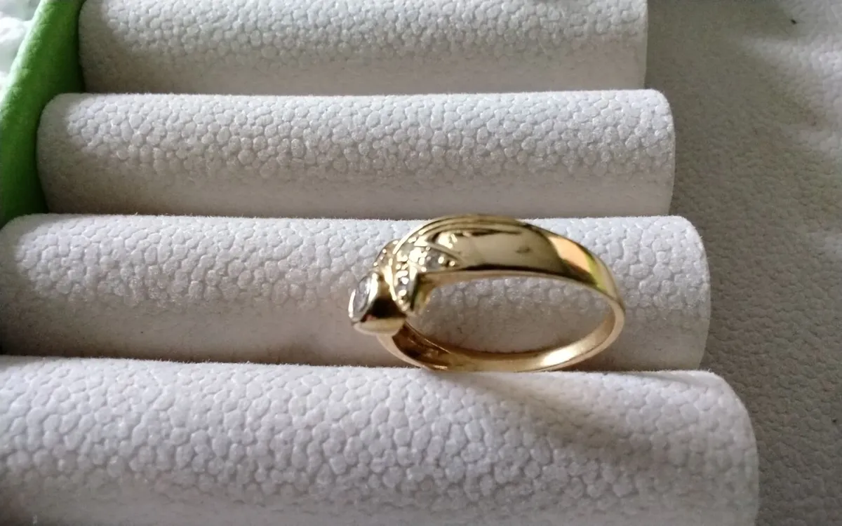 18ct Victorian Gold diamond band ring size L-M - Image 2