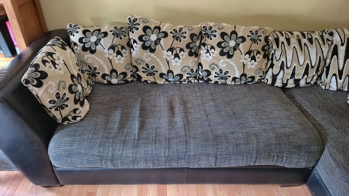 Corner sofa - free for collection asap - Image 2