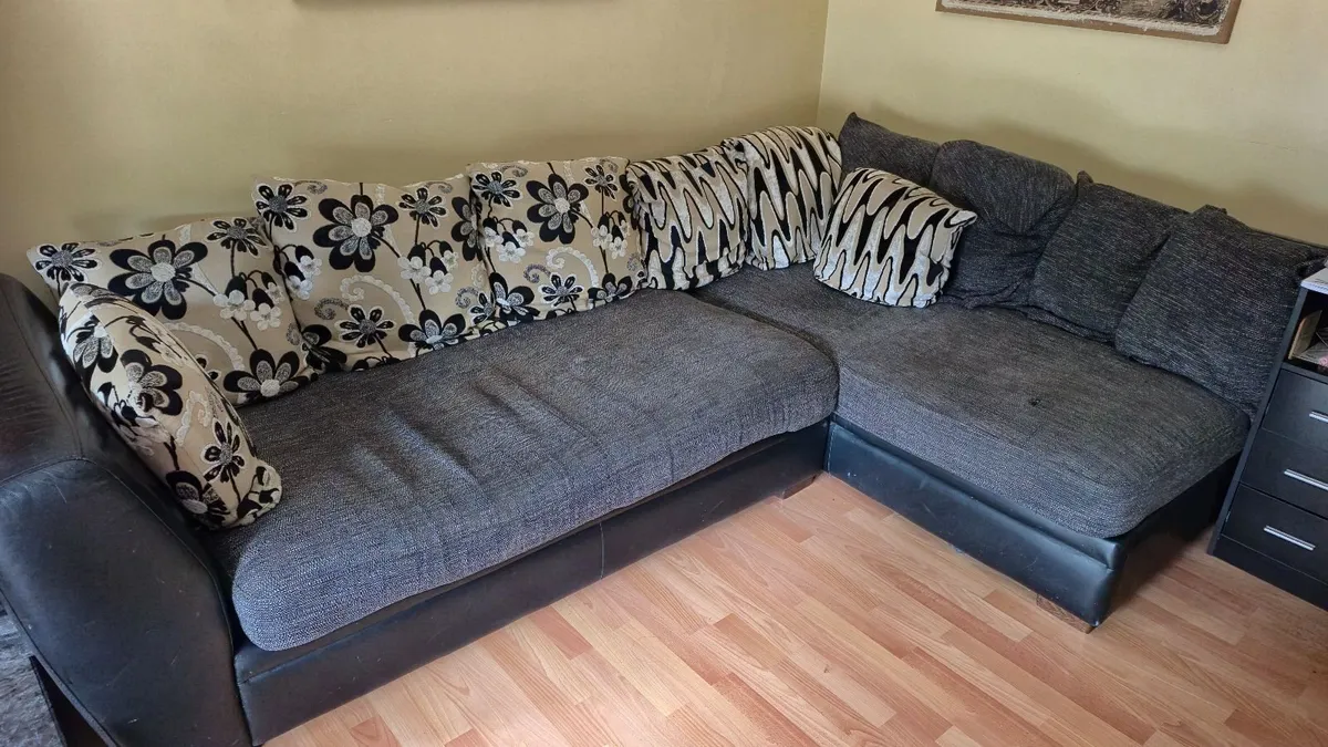 Corner sofa - free for collection asap - Image 1