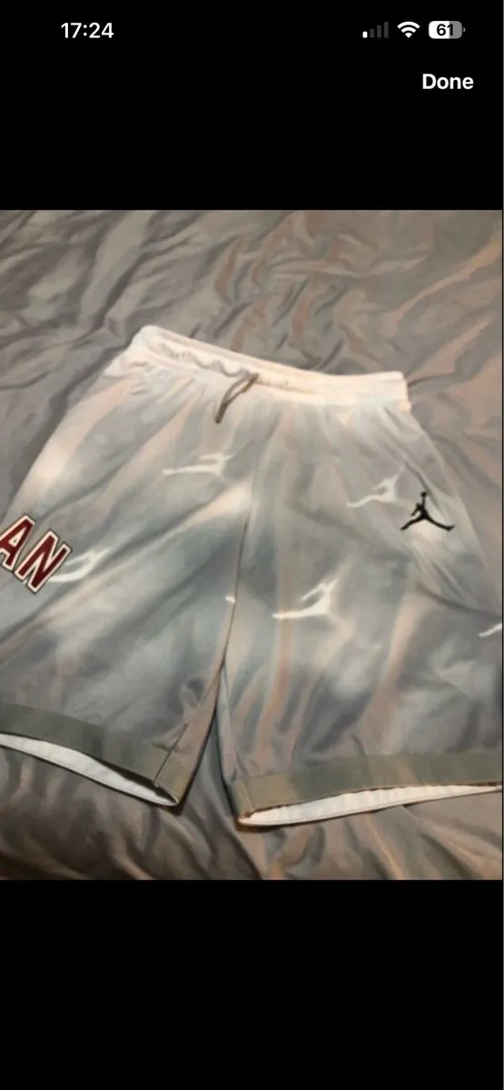 Boys Jordan shorts age 13/14 €10 - Image 1