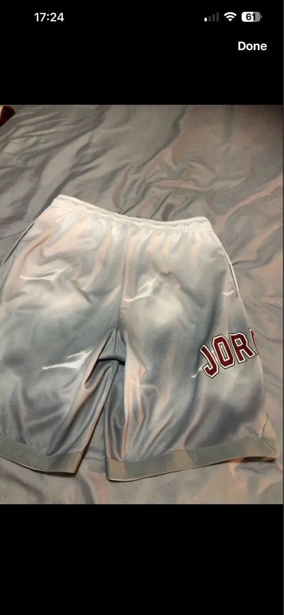Boys Jordan shorts age 13/14 €10 - Image 4