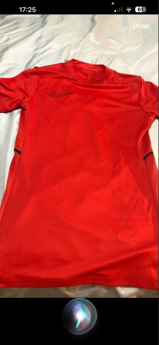 Boys Nike top size XS €5 - Image 1