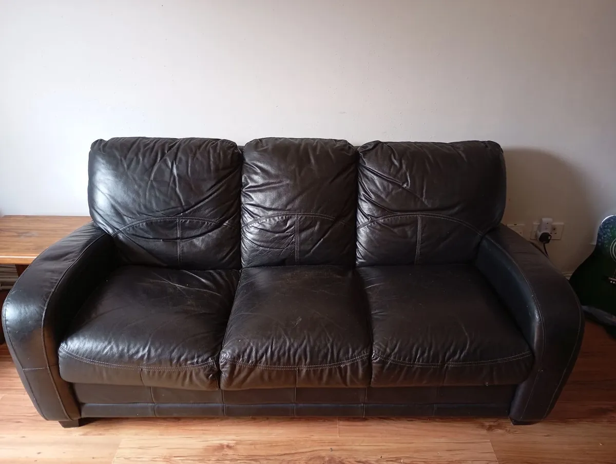 Couche and Chair - Image 1