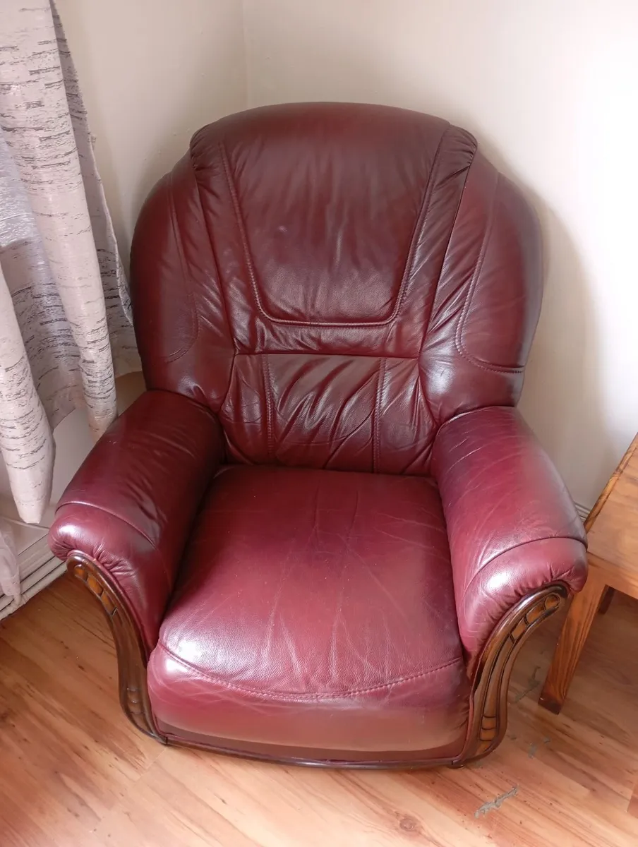 Couche and Chair - Image 2