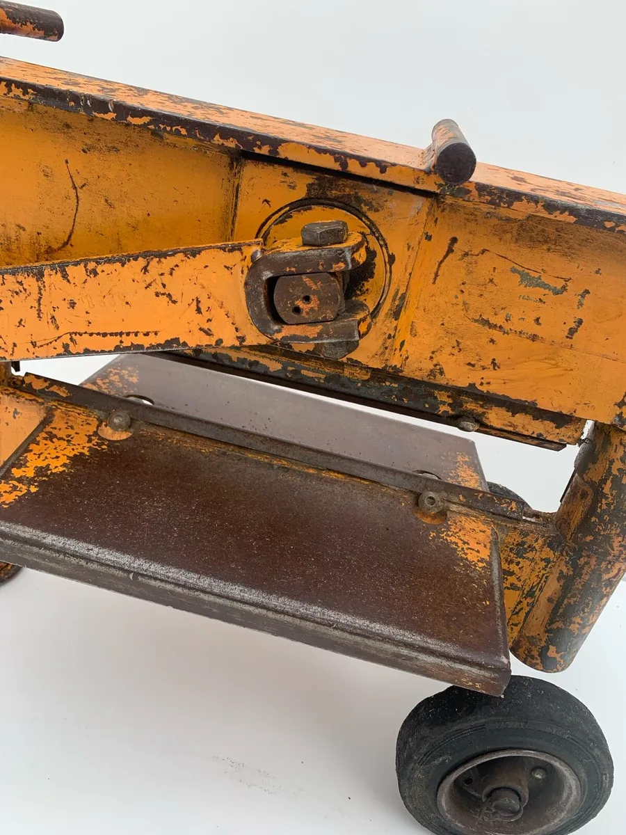 Guillotine - Image 3