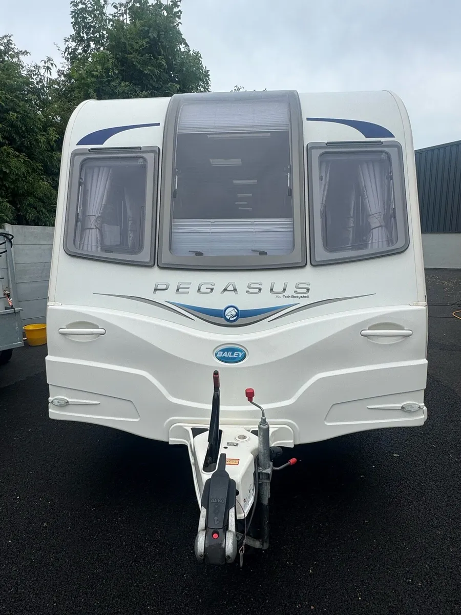 2015 Bailey Pegasus GT65 Rimini- Fixed Twin Beds - Image 3