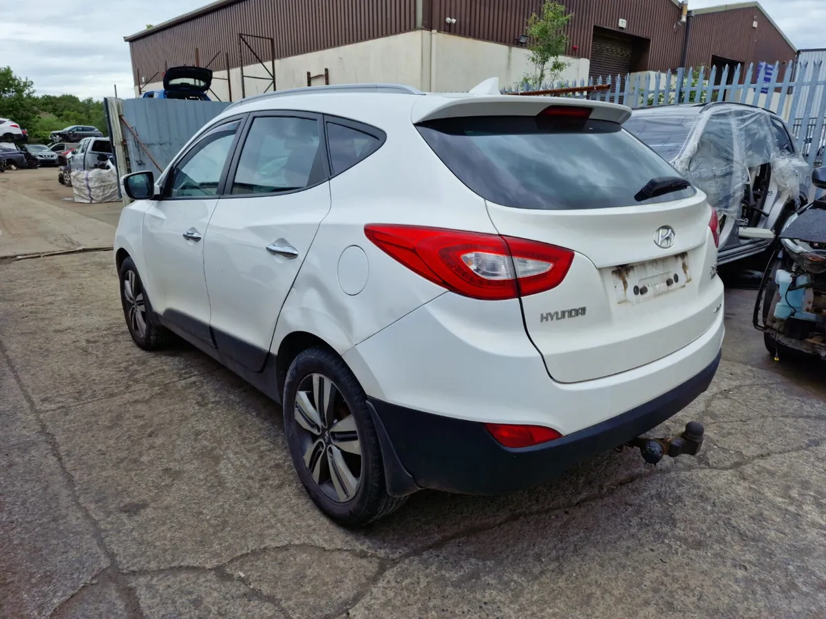14 HYUNDAI IX35 2.0 CRDI (D4HA) 4WD FOR BREAKING - Image 4