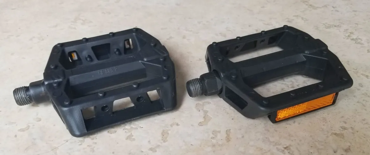 Bike Parts Bundle – Saddle, Pedals, Toe Clips - Image 3