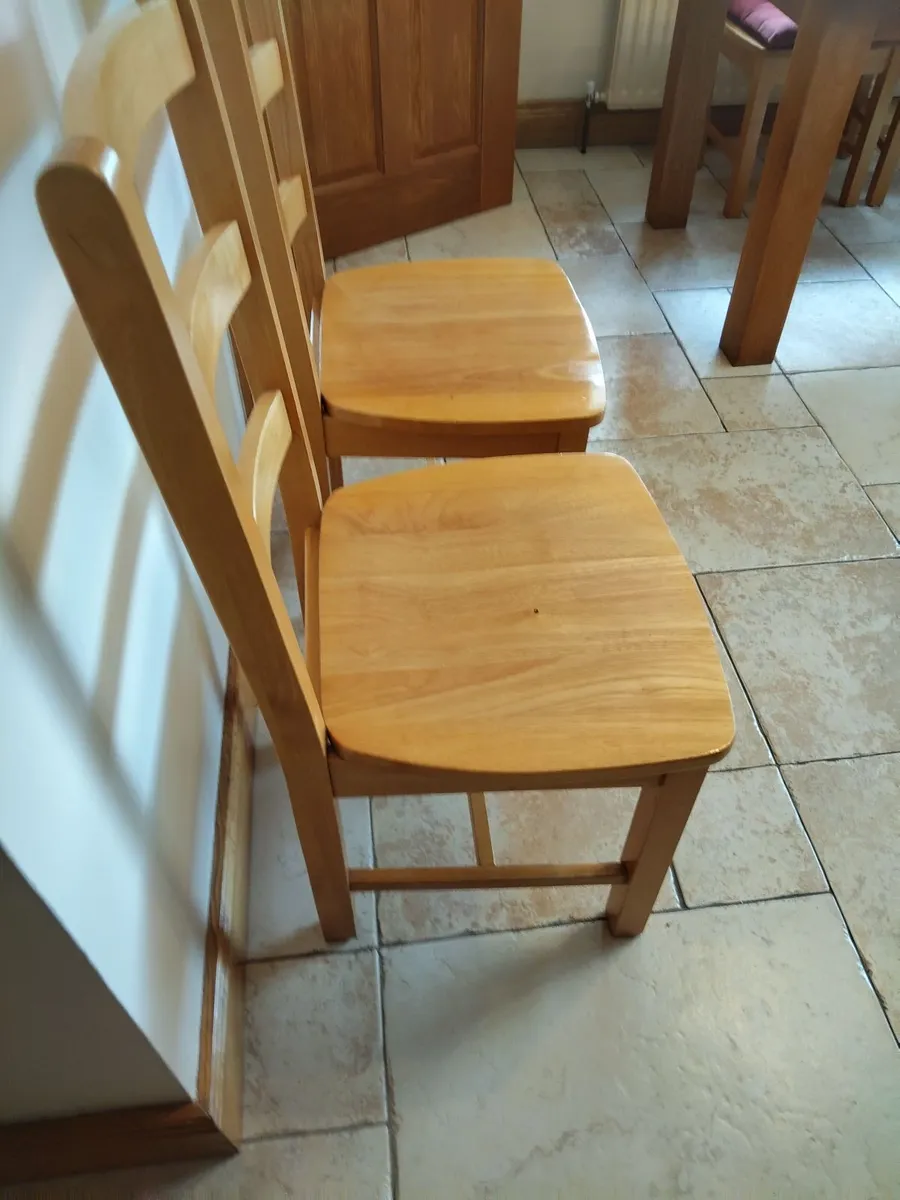 Table and 6 chairs - Image 3
