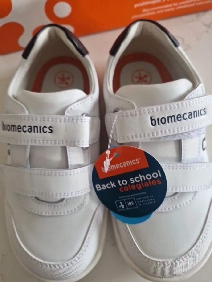 White Biomecanics Kids Trainers Size 29 - Image 1
