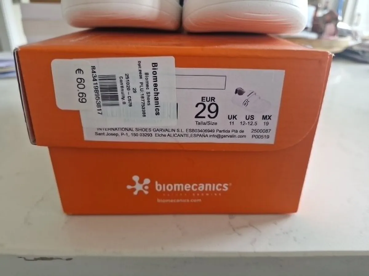 White Biomecanics Kids Trainers Size 29 - Image 3
