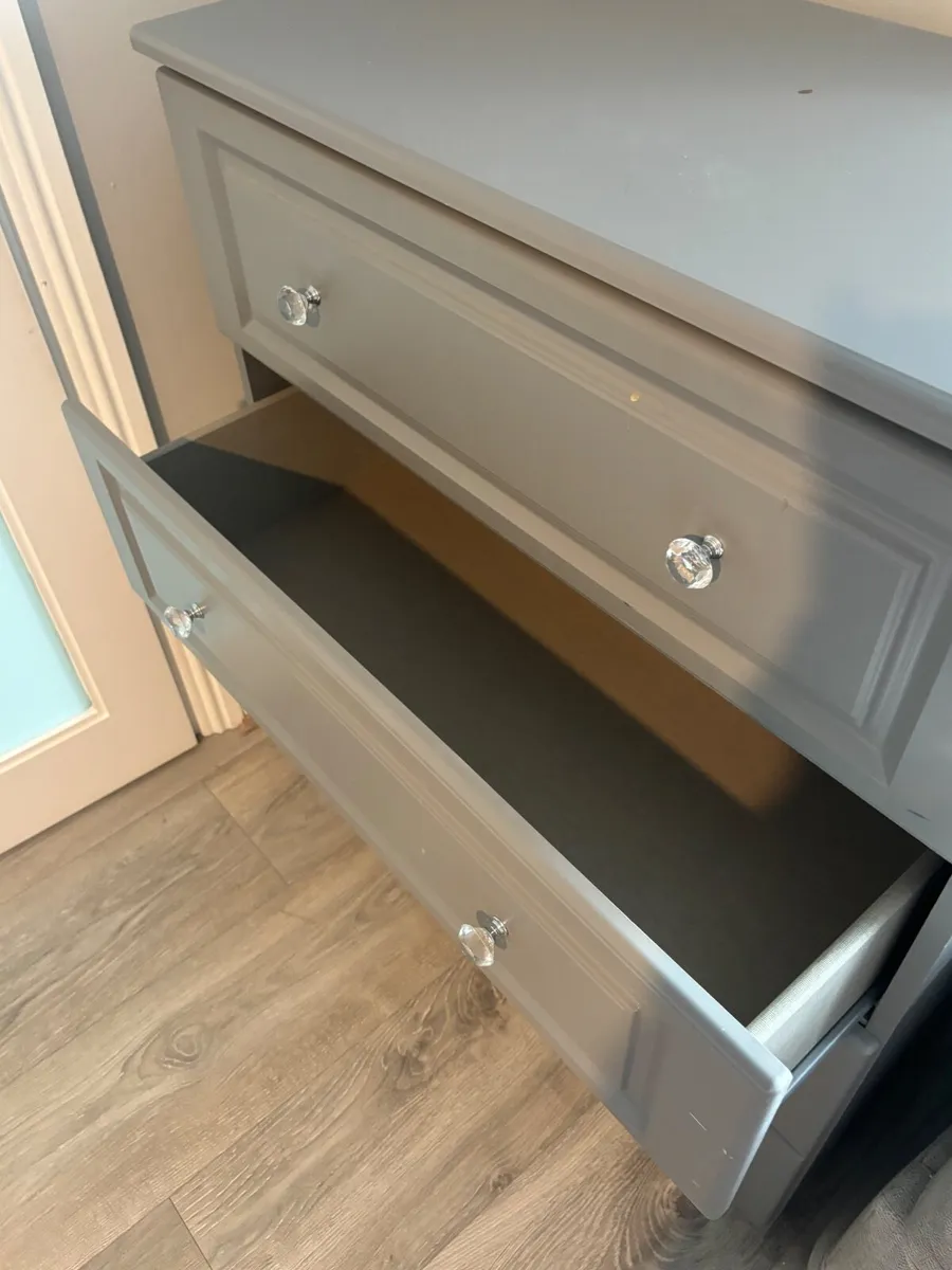 Chest of drawers - Image 3