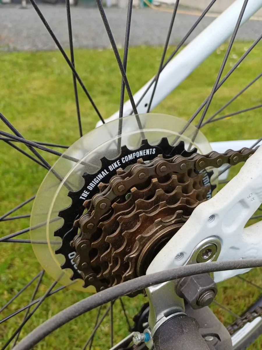 Ladies bicycle - Image 2
