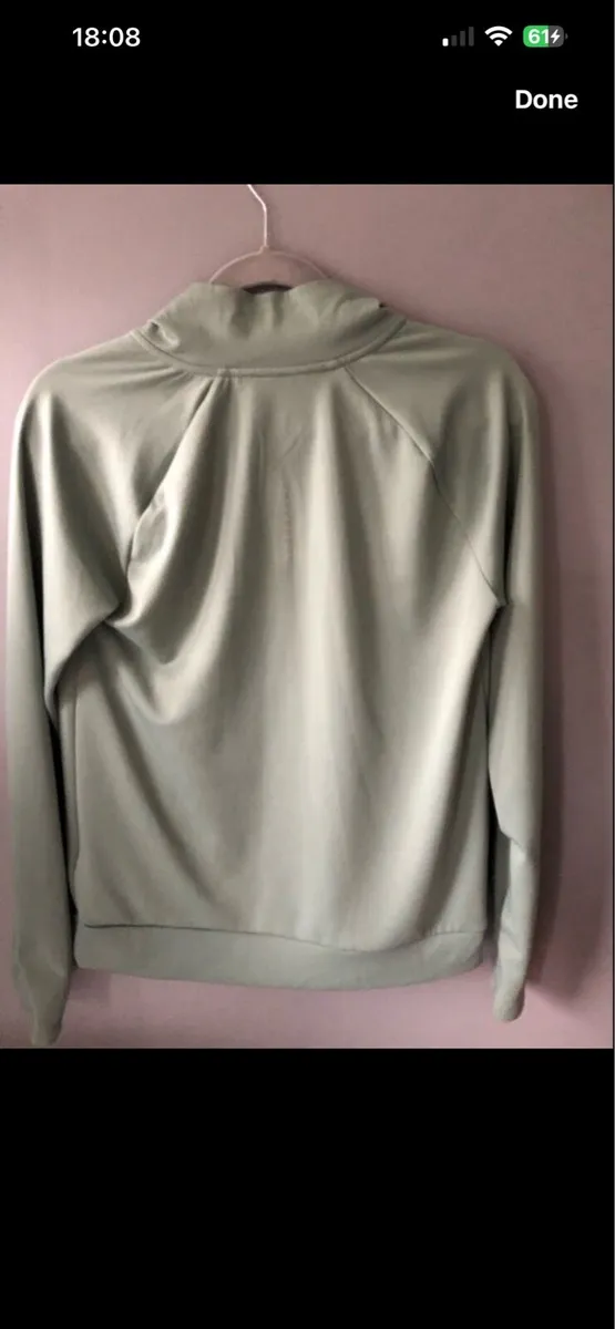 Ladies Nike sweater size S €10 - Image 2