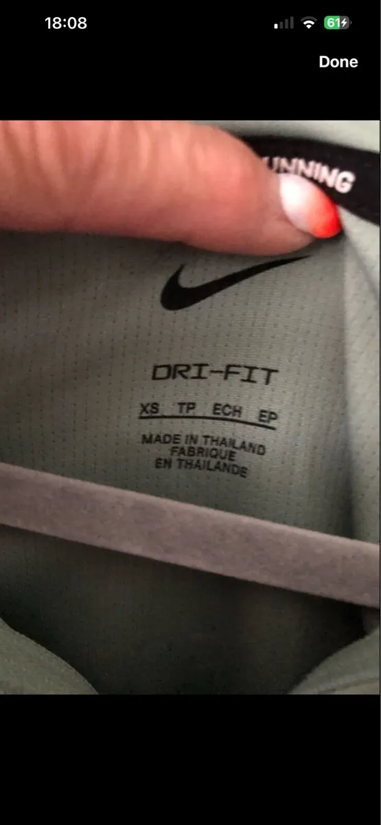 Ladies Nike sweater size S €10 - Image 3