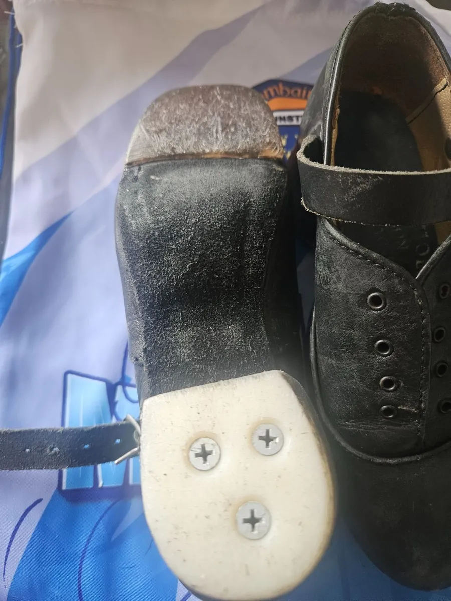 Fays Heavy Dancing Shoes Size 2 - Image 1