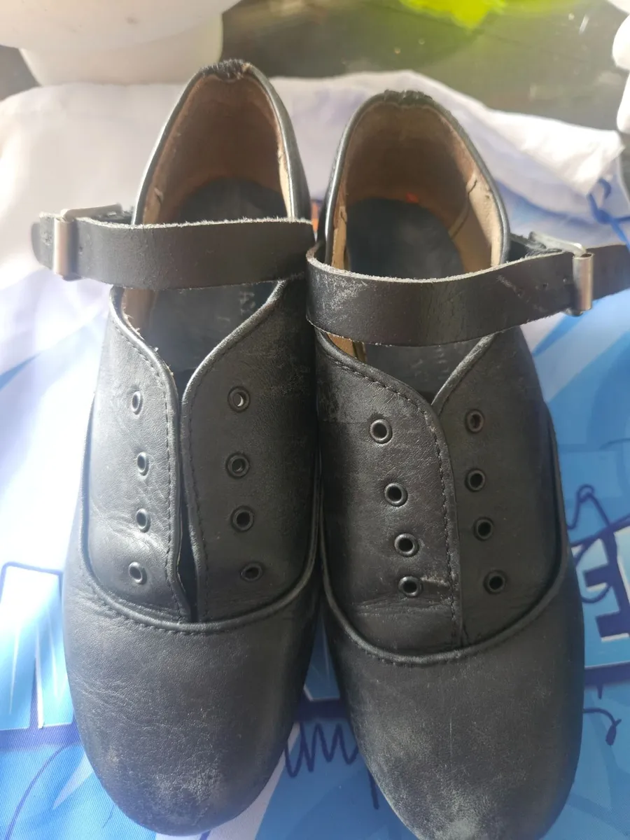 Fays Heavy Dancing Shoes Size 2 - Image 2
