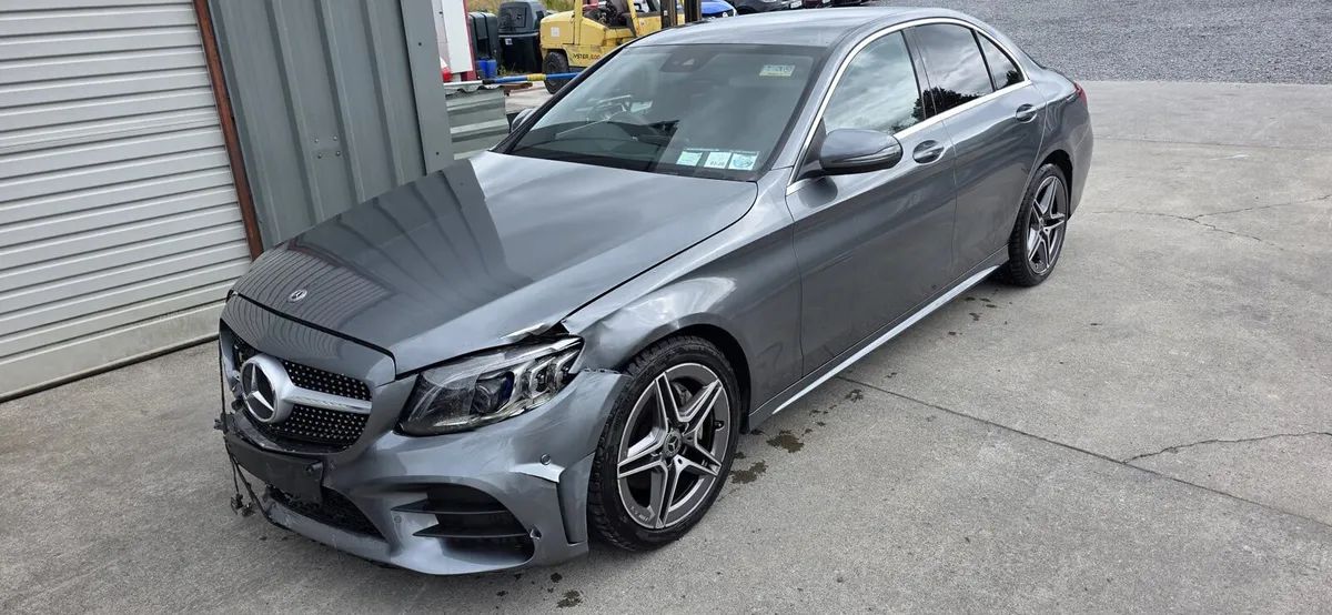 211 MERCEDES C220D AMG-LINE - Image 1
