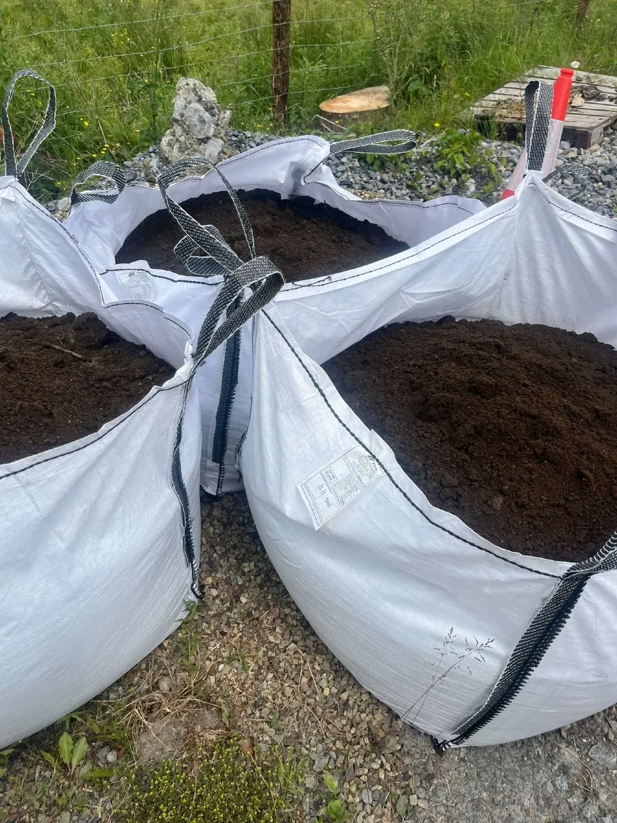 Top soil and sand - Image 1