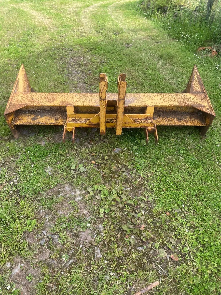 Yard scraper - Image 1