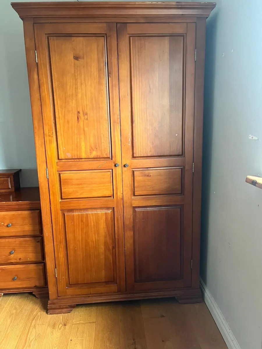 Bedroom furniture - Image 2