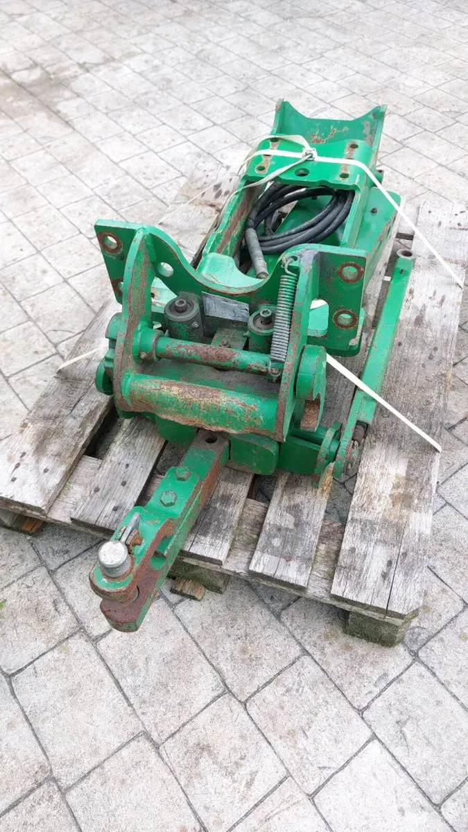 John Deere 6600 Pick Up Hitch - Image 1