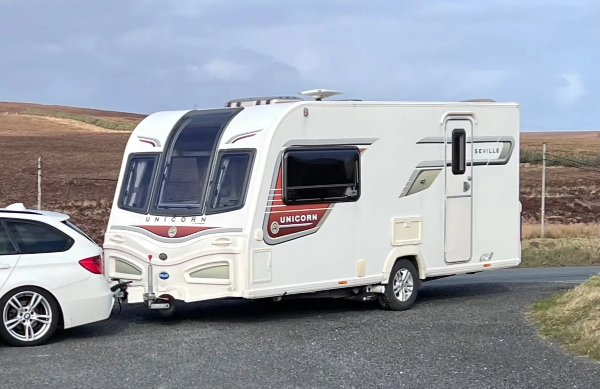 ✨ Bailey Unicorn Caravan ✨ - Image 1